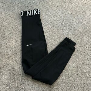 Black Nike pro leggings